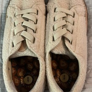 REVITALIGN Cream Fuzzy Lace-Up Women's Sneakers